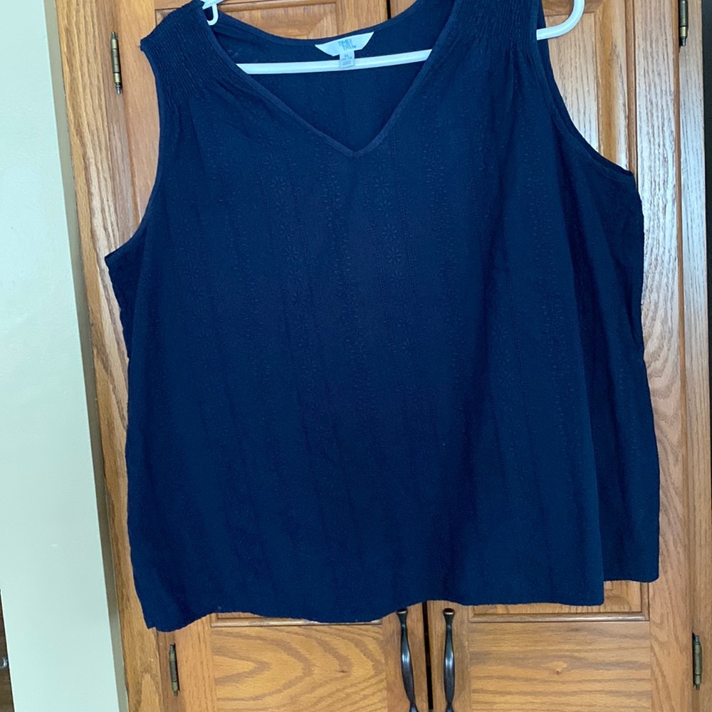 Women’s sleeveless top